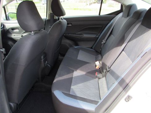 Used 2023 Nissan Versa SV FWD image 5