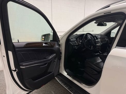 Used 2014 Mercedes-Benz GL 450 4MATIC image 9