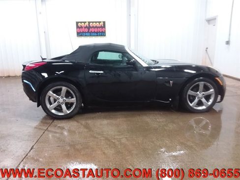 Used 2009 Pontiac Solstice GXP w/ Club Sport Package image 2