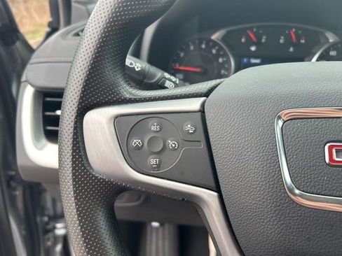 Used 2024 GMC Terrain SLE w/ Driver Convenience Package image 10