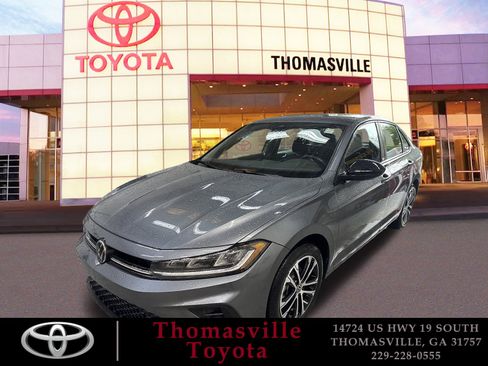 Used 2025 Volkswagen Jetta Sport image 1