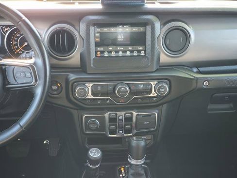 Used 2022 Jeep Wrangler Unlimited Sport image 21