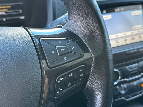 Used 2017 Ford Explorer XLT w/ Equipment Group 202A FWD image 37