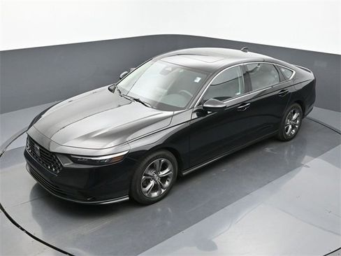 Used 2024 Honda Accord EX image 15