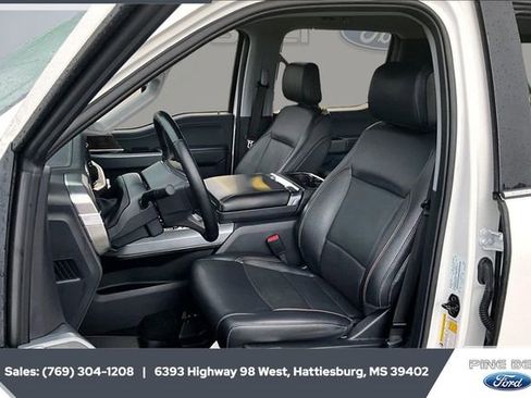 Used 2023 Ford F150 Lariat w/ Trailer Tow Package image 19