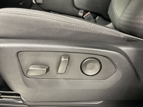 Certified 2025 Chevrolet Silverado 1500 LT AWD/4WD image 14