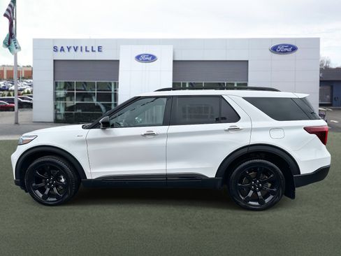 Certified 2022 Ford Explorer ST-Line w/ Class IV Trailer Tow Package image 2