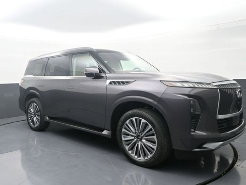 Used 2025 INFINITI QX80 Luxe AWD/4WD image 3