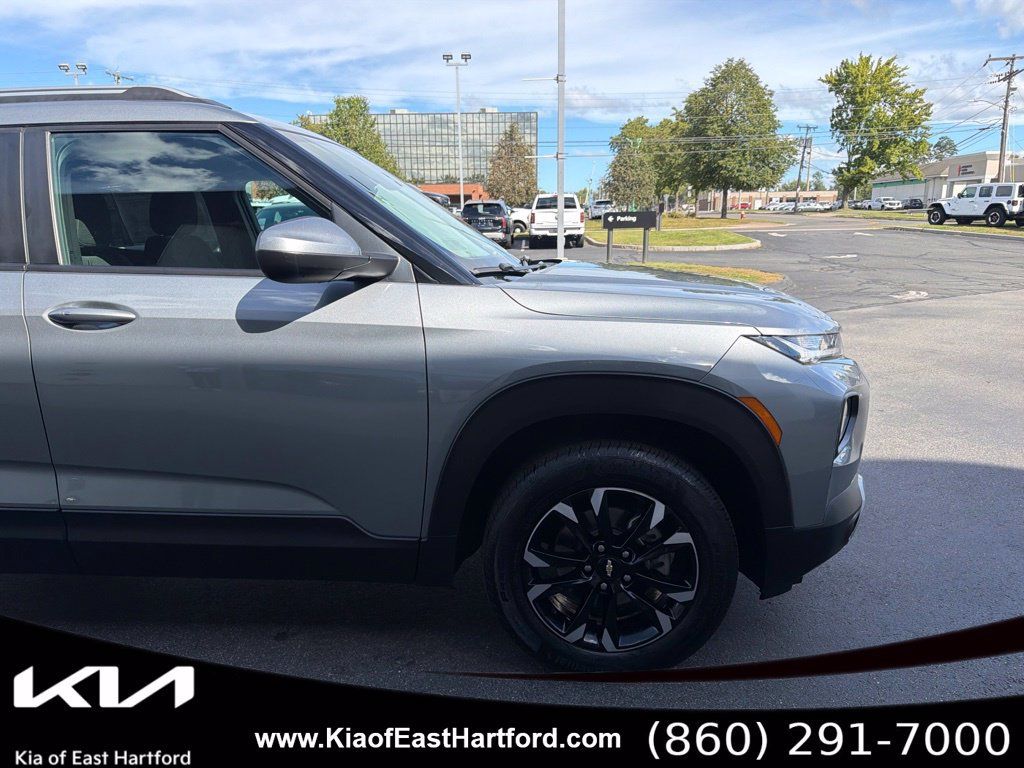 Used 2023 Chevrolet TrailBlazer LT w/ Convenience Package AWD/4WD image 6
