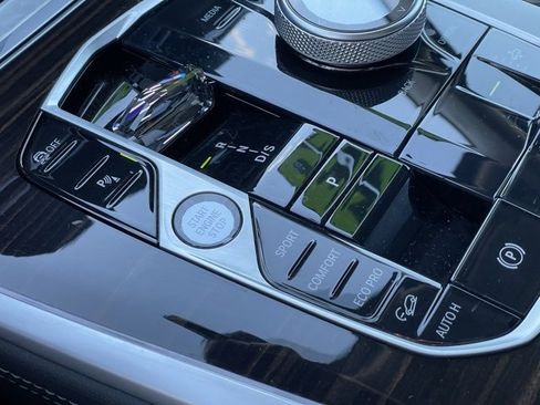 Certified 2023 BMW X7 xDrive40i w/ Executive Package image 26