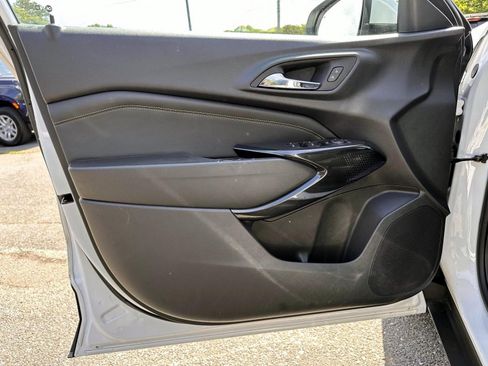 Used 2024 Chevrolet Trax LT w/ Driver Confidence Package FWD image 8