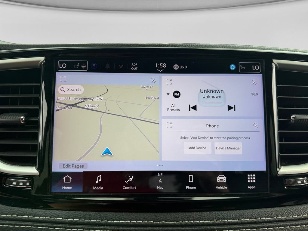Used 2024 Chrysler Pacifica Limited FWD image 23