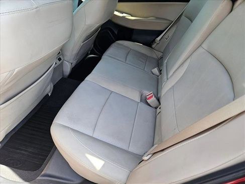 Used 2017 Subaru Outback 2.5i Limited image 18