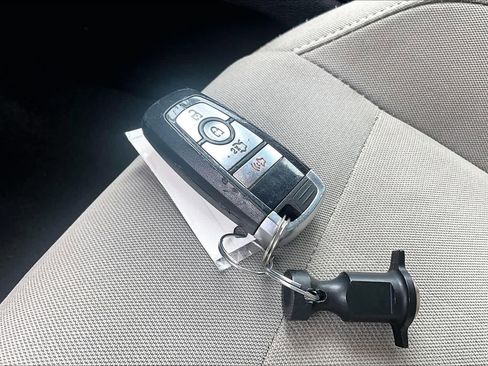 Used 2019 Ford Mustang Convertible RWD image 14