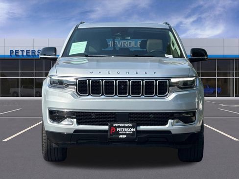 Used 2023 Jeep Wagoneer 4WD w/ Premium Group I image 9
