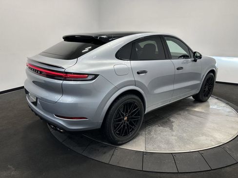 New 2026 Porsche Cayenne Coupe AWD/4WD image 7