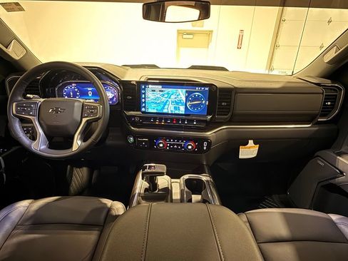 Used 2025 Chevrolet Silverado 1500 LT Trail Boss w/ Convenience Package II AWD/4WD image 29