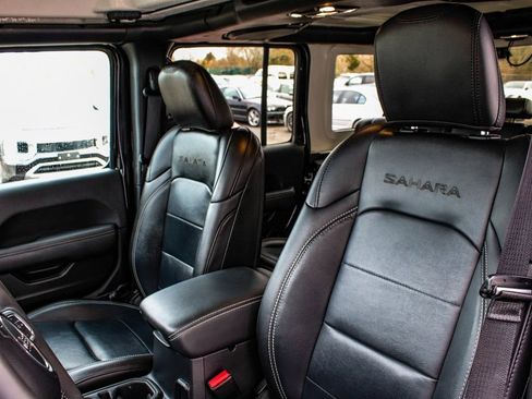 Used 2023 Jeep Wrangler Unlimited Sahara image 33