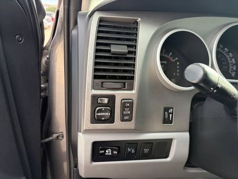 Used 2013 Toyota Tundra 4x4 Double Cab w/ Tow Pkg image 5
