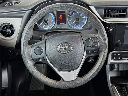 Used 2017 Toyota Corolla LE w/ Carpet Mat Package (TMS) FWD image 18