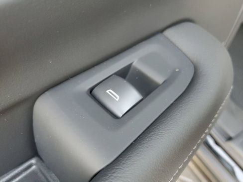 New 2026 Chevrolet Suburban LS image 16