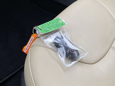 Used 2013 Tesla Model S Performance image 32