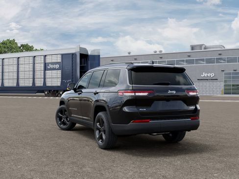 New 2026 Jeep Grand Cherokee L Limited AWD/4WD image 3