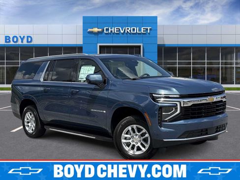 New 2026 Chevrolet Suburban LS w/ Max Trailering Package AWD/4WD image 1