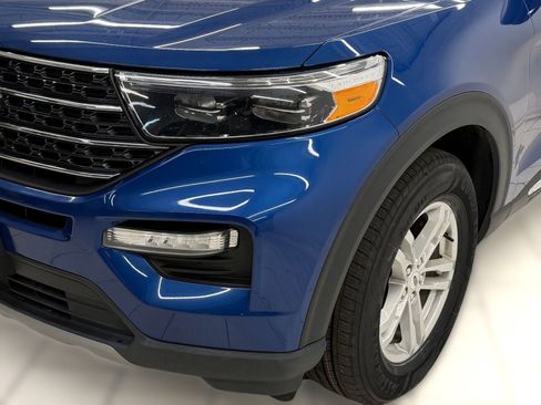 Used 2021 Ford Explorer XLT w/ Equipment Group 202A image 8