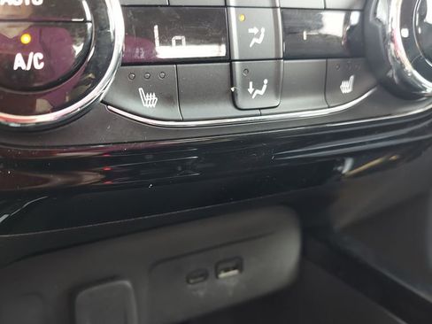 Used 2025 Chevrolet Trax LT w/ LT Convenience Package image 22