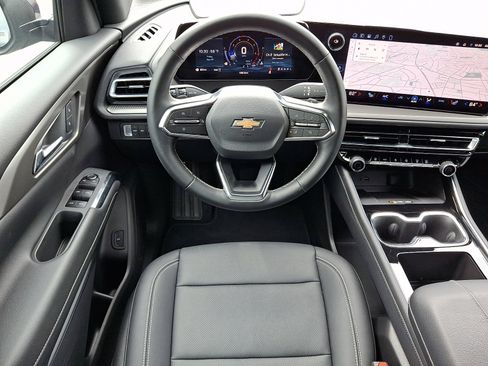 Certified 2026 Chevrolet Traverse LT AWD/4WD image 14