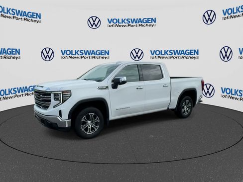 Used 2025 GMC Sierra 1500 SLT AWD/4WD image 4