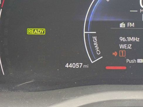 Used 2025 Toyota Camry LE image 29