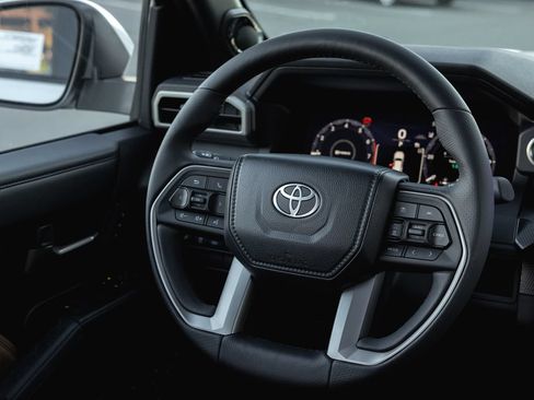 New 2026 Toyota 4Runner Limited AWD/4WD image 14
