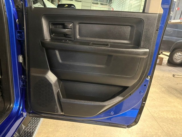 Used 2017 RAM 2500 Tradesman w/ Chrome Appearance Group AWD/4WD image 12