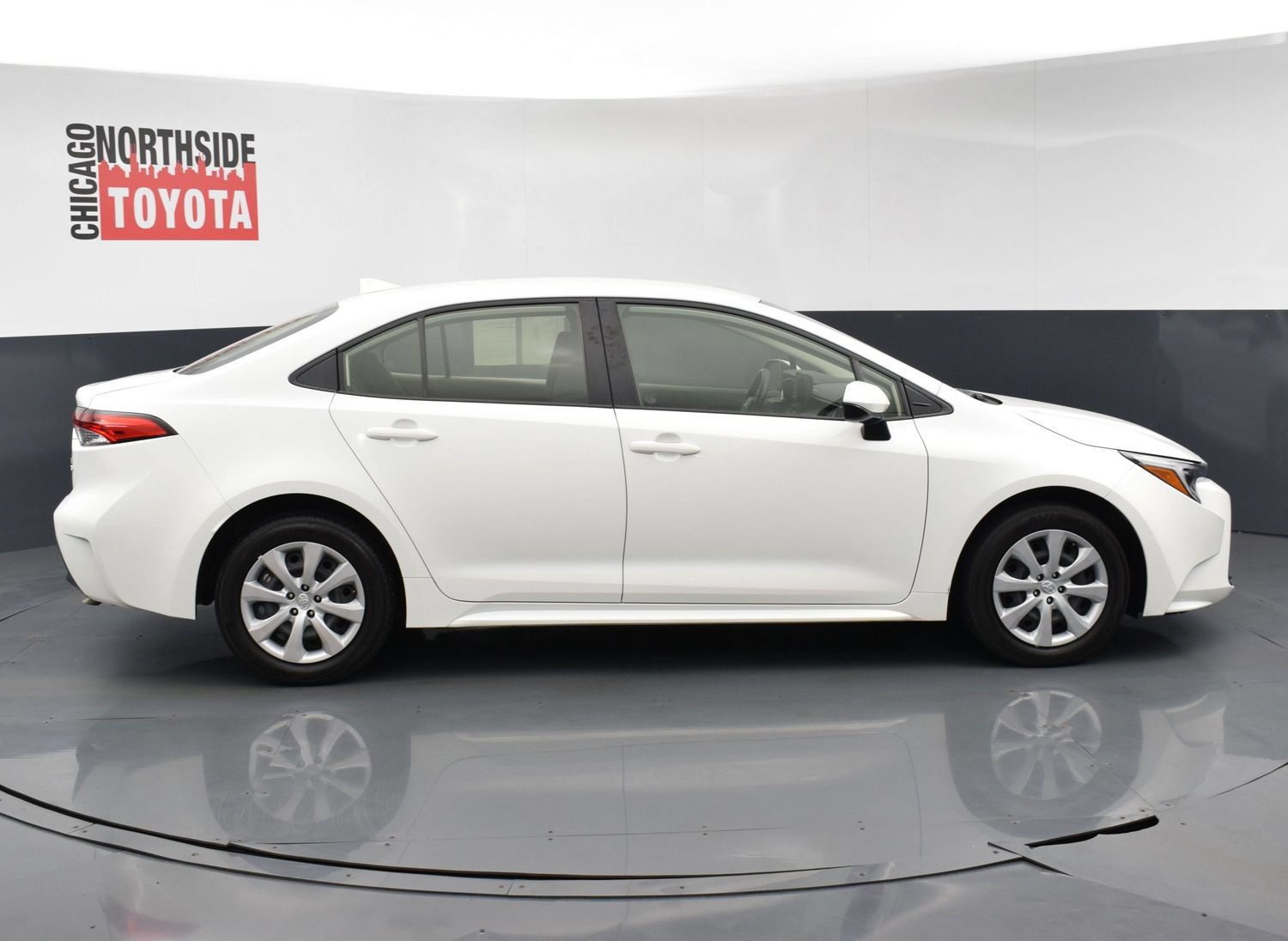 Used 2025 Toyota Corolla LE FWD image 5