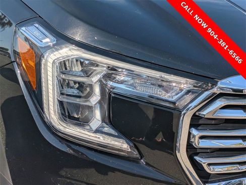 Used 2023 GMC Terrain SLT image 9