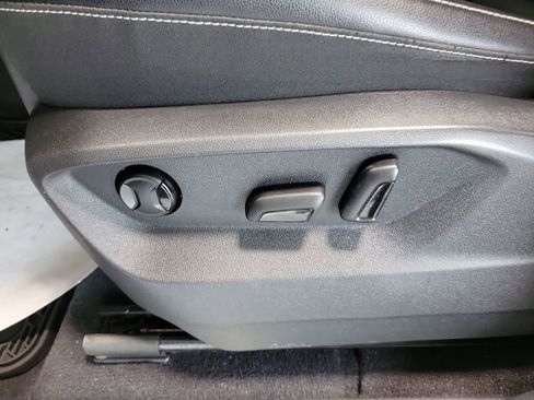 Used 2021 Volkswagen Atlas SE image 37