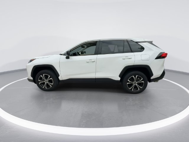 Used 2022 Toyota RAV4 LE FWD image 5