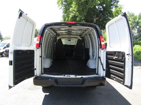Used 2021 Chevrolet Express 2500 w/ Driver Convenience Package RWD image 19