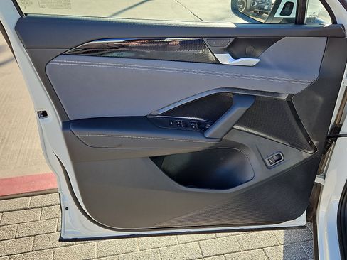 New 2026 Volkswagen Tiguan SE image 14