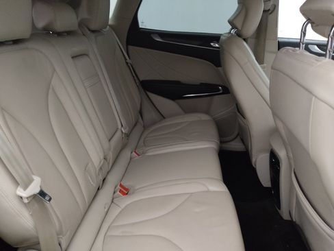 Used 2019 Lincoln MKC Reserve FWD image 19