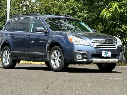 Used 2013 Subaru Outback 2.5i Limited w/ Moonroof Pkg AWD/4WD image 9
