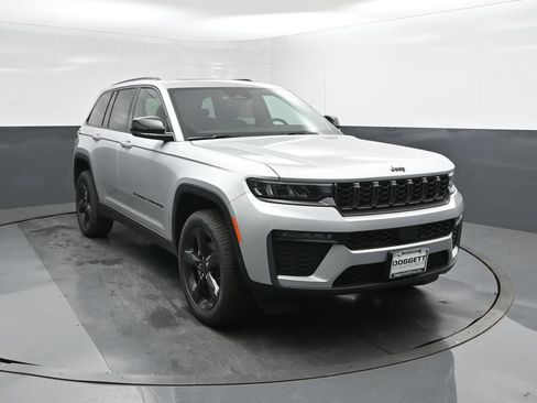 New 2026 Jeep Grand Cherokee Limited w/ Limited Altitude Package RWD image 22