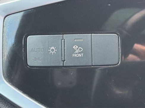 Used 2023 Audi Q3 2.0T Premium image 18