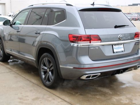 Used 2022 Volkswagen Atlas SEL R-Line image 4