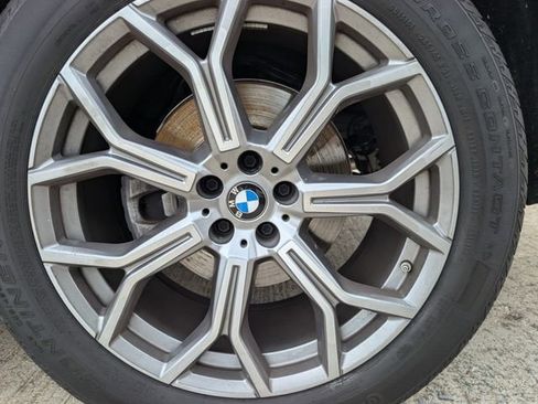 Used 2025 BMW X7 xDrive40i w/ Premium Package image 7