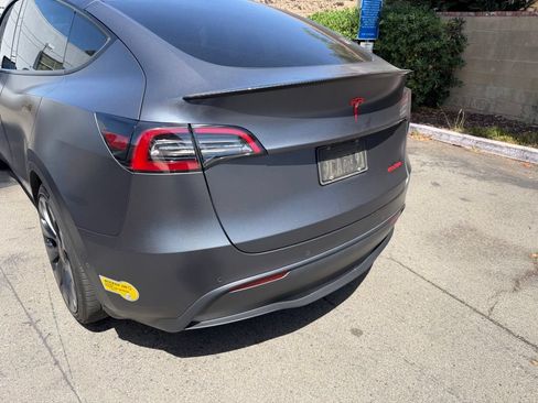 Used 2022 Tesla Model Y Performance AWD/4WD image 10