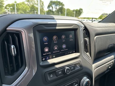 Used 2024 GMC Sierra 2500 Pro w/ Convenience Package image 16