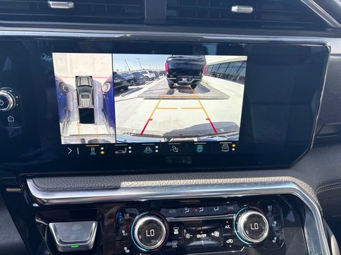 Used 2023 GMC Sierra 1500 Denali w/ Technology Package AWD/4WD image 2